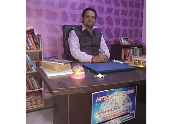 Dr. Shiv Trivedi
