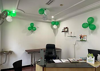 Dr. Shivaranjan Bali, MBBS, MD