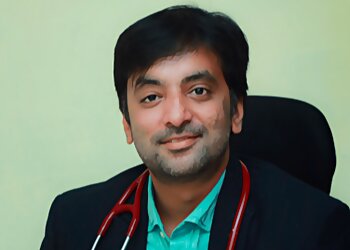 Tirupati Pediatrician Doctors Dr. Shravan Krishna Reddy P, MBBS, MD, FIPM, PGPN - THE FAMILY TREE CLINICS image 1