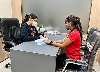 Dr. Shweta Bakhru, MBBS, DLO - DR. BAKHRU'S ENT