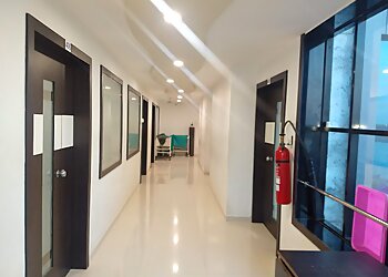 Dr. Siddharth Sathaye, MBBS, DNB, M.Ch - JAMNAGAR CRITICAL CARE HOSPITAL