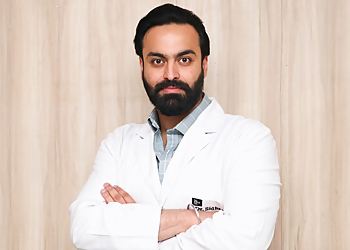Dr. Sidharth Arora, MBBS, MD, DM - AMANDEEP HOSPITAL AMRITSAR