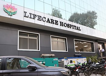 Dr. Smita Jaiswal, MBBS, MD - LIFECARE HOSPITAL