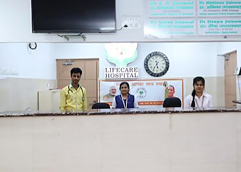 Dr. Smita Jaiswal, MBBS, MD - LIFECARE HOSPITAL