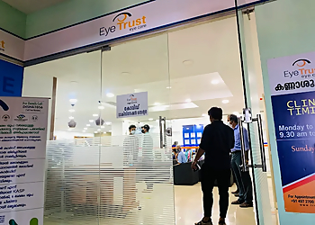 Dr. Sri Shankar, MBBS, MS - EYE TRUST EYE CARE