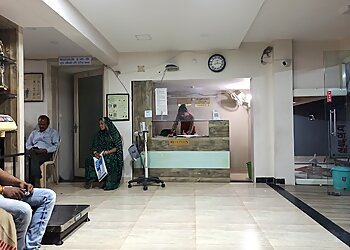 Dr. Subodh Banzal, MD, DM, MRCP, FRCP - DIABETES AND HORMONES CARE