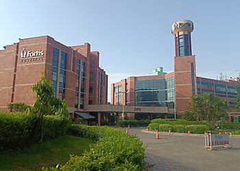 Dr. Sukhbir Uppal, MBBS, MD, FICP, FRCP - FORTIS HOSPITAL