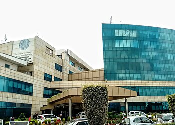 Dr. Sumeet Agarwal, MBBS, MD, DM, APLAR - ARTEMIS HOSPITAL GURGAON