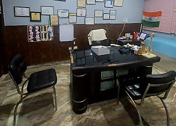 Dr. Sumit Badhwar, MBBS, D. Orth - BONE AND JOINT CLINIC