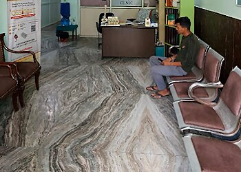 Dr. Sumit Badhwar, MBBS, D. Orth - BONE AND JOINT CLINIC