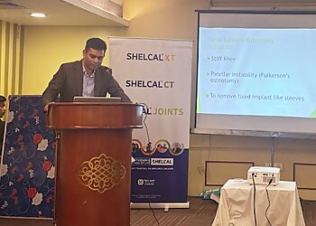 Dr. Sumit Mahajan, MBBS, MS, DNB, M. Ch (Ortho), MNAMS