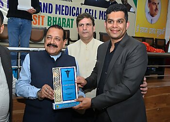Dr. Sumit Mahajan, MBBS, MS, DNB, M. Ch (Ortho), MNAMS