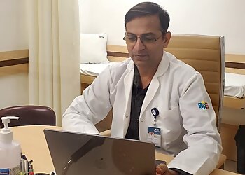 Dr. Sumit Malhotra, MBBS, MS, M.Ch - APOLLOMEDICS SUPER SPECIALITY HOSPITALS