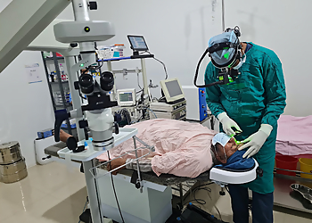 Dr. Suyash Noel, MS, FICO(UK), FVRS - APEX EYE HOSPITAL