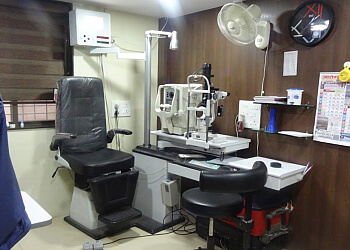 Dr. Swapnil Dongaonkar, MBBS, DNB, FRCS - DONGAONKAR SUPERSPECIALITY EYE HOSPITAL