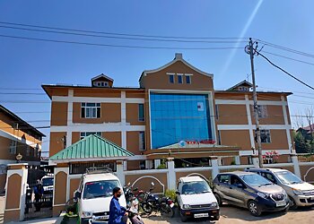 Dr. Tariq Mir, MBBS, MS, M.Ch - NOORA HOSPITAL