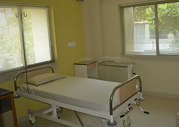 Dr. Ujjval Deliwala, MBBS, MS - DELIWALA ARTHROSCOPY HOSPITAL