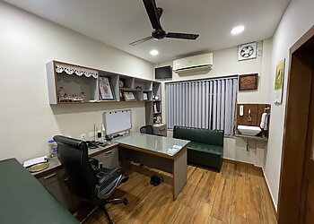 Dr. Unmesh Chakraverty, MBBS, MS, DNB, M.Ch - CHAKRAVERTY CLINIC