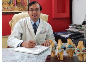 Dr. V Rajesh, MBBS, MS - Veena Medicare Orthopaedic Hospital