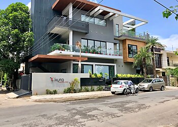 Dr. Vikas Gawri, MBBS, MS, M.CH - KYRA AESTHETIC CLINIC