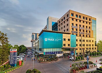 Dr. Vikas Goswami MBBS, MD, DNB - MAX SUPER SPECIALITY HOSPITAL