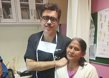 Kolkata Orthopaedic Surgeons Dr. Vikash Kapoor, MBBS, MS image 1