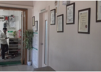 Dr. Vikky Ajwani, MBBS, MS - THE CURE UROLOGICAL HOSPITAL