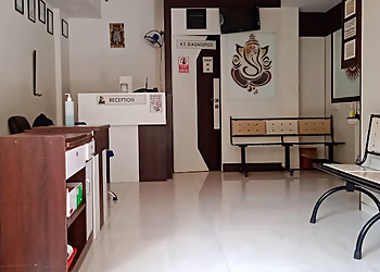 Dr. Vikram B Jain, MBBS, DTCD, FCCP, FICM - SANGHVI CHEST CLINIC