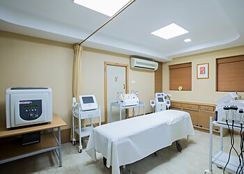 Dr. Vikram Kumar, MBBS, MS, MRCS, M.Ch - NOVA COSMETIC SURGERY CENTRE