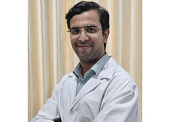 Mysore Orthopaedic Surgeons Dr. Vikram L, M.B.B.S, M.S, DNB - KAMAKSHI HOSPITAL image 1