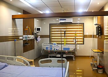 Dr. Vilas Magarkar, MBBS, MD, DM, FSCC-FSCAI, FESC, FCSI - SETH NANDLAL DHOOT HOSPITAL