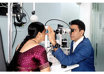 Dr. Vimal Parmar, MBBS, DOMS, MS, FMRF, FVRF, SRTF - MAHAVEER EYE HOSPITAL