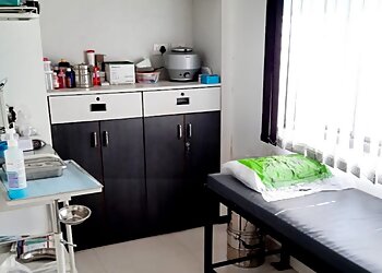 Dr. Vina Bang, MBBS, MD