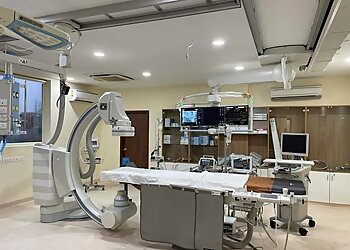 Dr. Vinesh Jain, MBBS, MD, DM, FNB