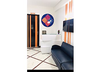 Dr Vivek Gogia, MBBS, MS