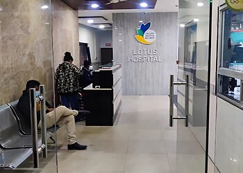 Dr. Yogesh R. Barapatre, MBBS, MS, M.Ch - LOTUS HOSPITAL AND ADVANCE UROLOGY CENTRE