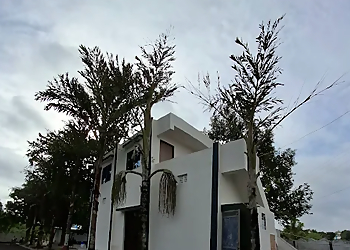 Earth paints and paint services provider