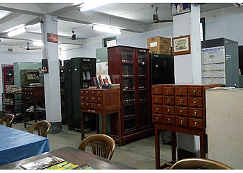 Friends' Club Library