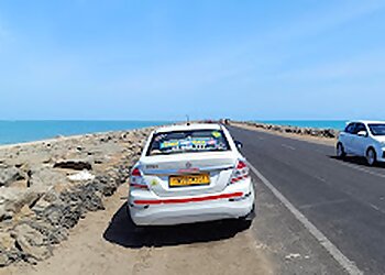 Friends Track Call Taxi