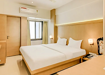 Gold Crest Business Hotel