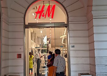 New Delhi Clothing Stores H&M Delhi image 1