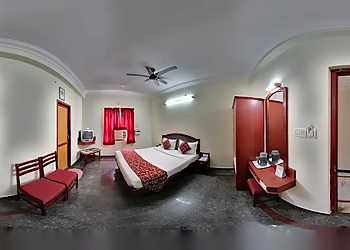 HOTEL SRI SABTHAGIRI