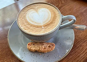 Hamoni: Cafe by the Greens