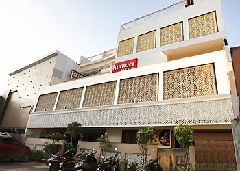 Jhansi Budget Hotels Hotel Kunwer Palace image 1