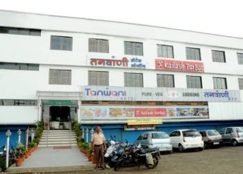 Hotel Tanwani Lodging & Restaurant