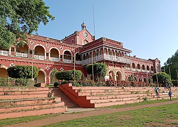 Karnatak Arts College
