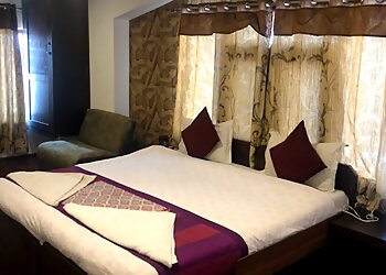 Kashmir Paradise Hostels