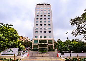 Bangalore 4 Star Hotels Lemon Tree Premier Ulsoor Lake Bengaluru image 1