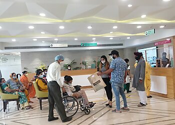 Maj. Gen. Dr. Darshan Singh Bhakuni, MBBS, MD, PDCC - MAX SUPER SPECIALITY HOSPITAL, VAISHALI