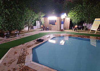 Malibu Towne Swimming Pool